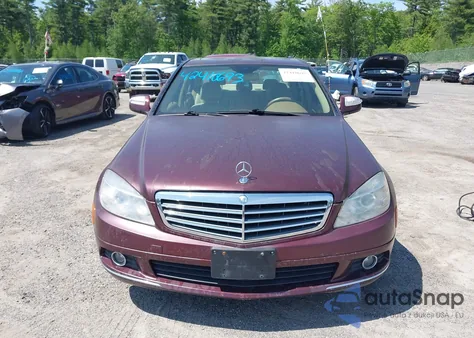 2008 Mercedes-Benz C 300 Luxury 4Matic/Sport 4Matic z USA, uszkodzony, nr VIN WDDGF81X98F044942